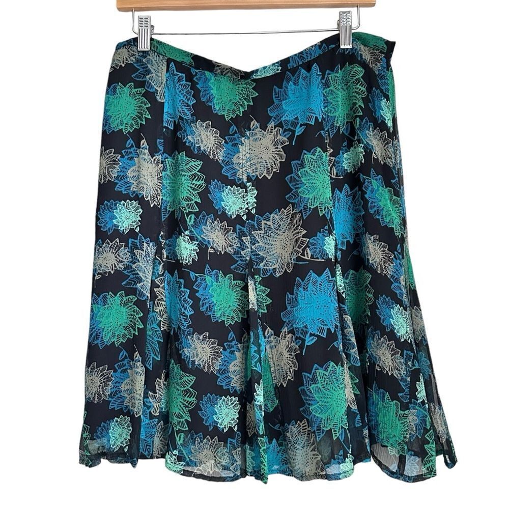 Alfani Blue and Green Skirt Set - Picture 11 of 12